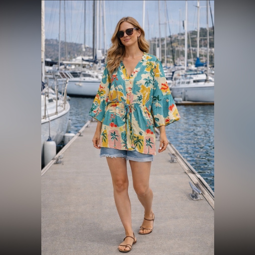 True Destinations NWT Flare sleeves Boho blouse size L.